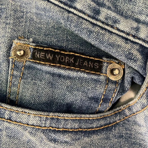 New York Jeans Light Wash Straight Leg Jeans - Picture 4 of 5